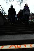 schueler auf treppe