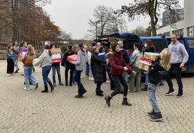 Beladen des VW-Busses
