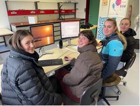 im Schülerlabor der Uni Tübingen
