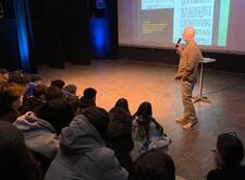 Robert Zoske im Workshop der Schule